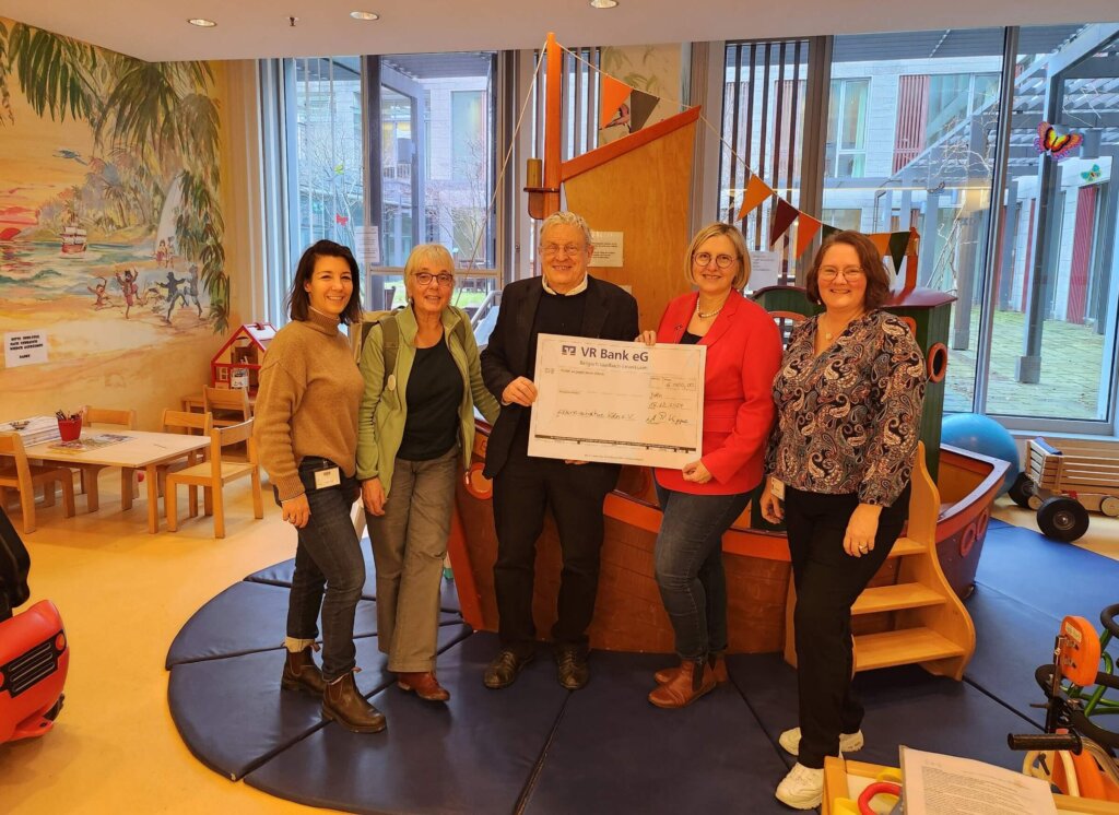 Spendenübergabe auf der Kinderkardiologischen Station der Uniklinik Köln